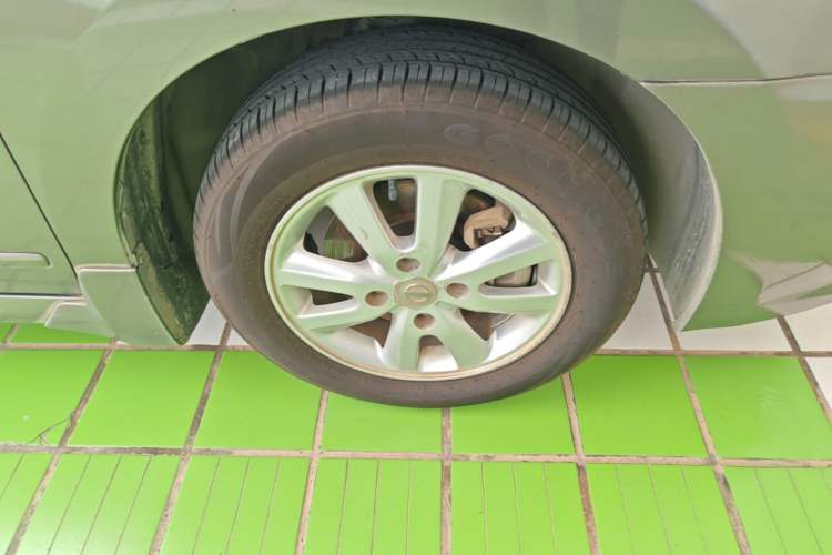 Used Nissan Sylphy 2012 Classic 1.6XE Manual Comfort Edition Right Front Wheel Hub
