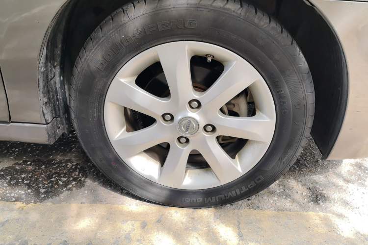 Used Nissan Sylphy 2012 1.6 XL CVT Luxury Edition Right Front Wheel Hub