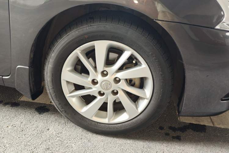 Used Nissan Sylphy 2012 Classic 1.6 XL Automatic Luxury Edition Right Front Wheel Hub