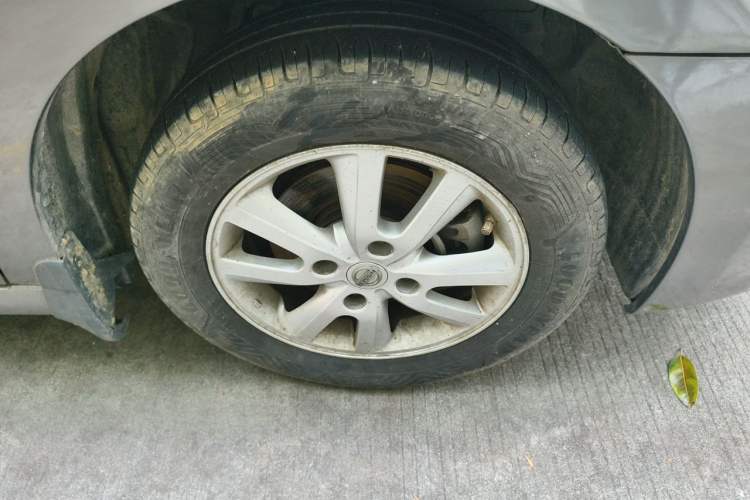 Used Nissan Sylphy 2012 Classic 1.6XE Automatic Comfort Edition Right Front Wheel Hub