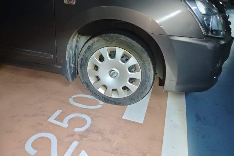 Used Nissan Sylphy 2012 Classic 1.6XE Automatic Comfort Edition Right Front Wheel Hub
