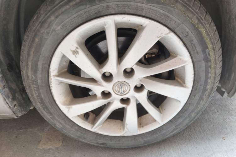 Used Nissan Sylphy 2012 1.6 XL CVT Luxury Edition Right Front Wheel Hub