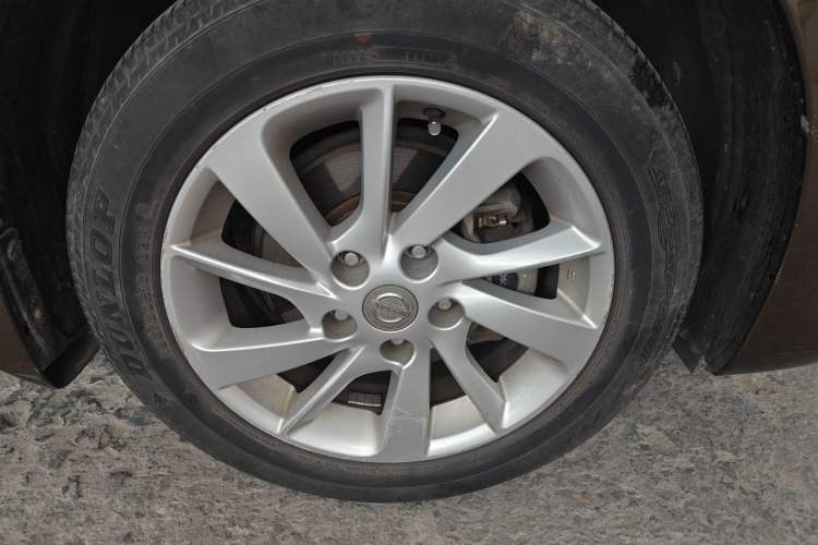 Used Nissan Sylphy 2012 1.6 XL CVT Luxury Edition Right Front Wheel Hub