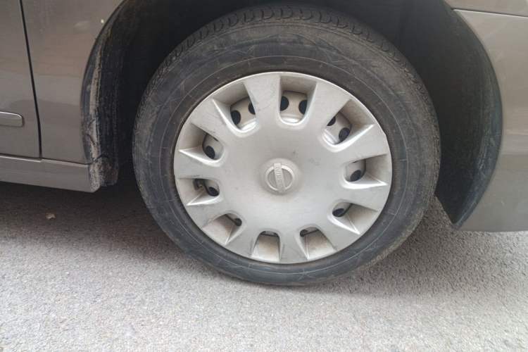 Used Nissan Sylphy 2012 Classic 1.6XE Manual Comfort Edition Right Front Wheel Hub