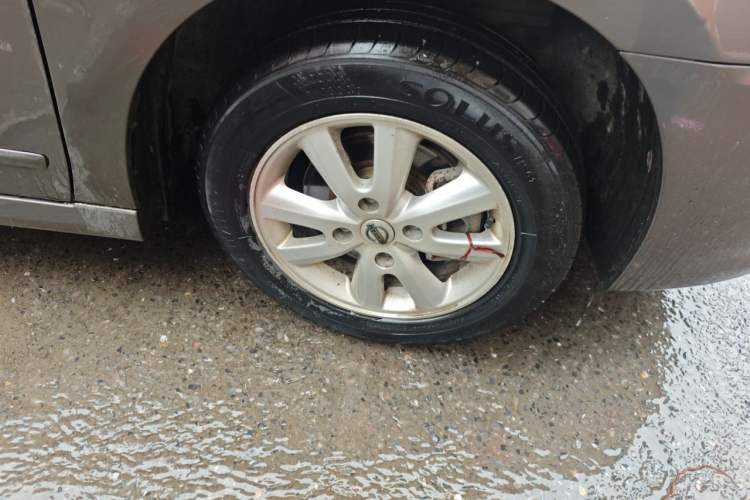 Used Nissan Sylphy 2012 Classic 1.6XE Manual Comfort Edition Right Front Wheel Hub