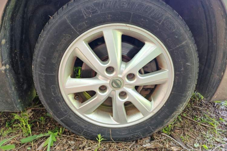 Used Nissan Sylphy 2012 Classic 1.6XE Automatic Comfort Edition Right Front Wheel Hub