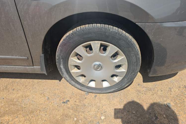 Used Nissan Sylphy 2012 Classic 1.6XE Manual Comfort Edition Right Front Wheel Hub