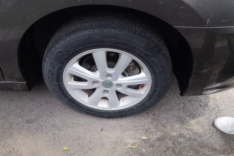 Used Nissan Sylphy 2012 Classic 1.6XE Manual Comfort Edition Right Front Wheel Hub