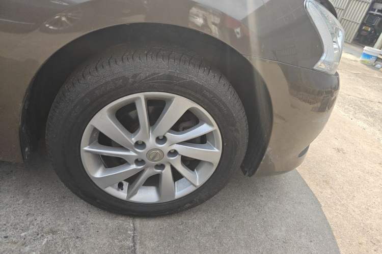Used Nissan Sylphy 2012 1.8XE CVT Comfort Edition Right Front Wheel Hub