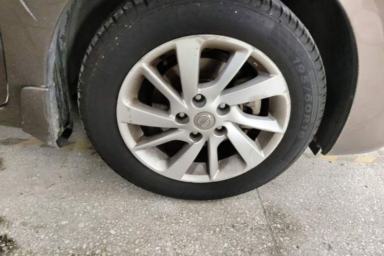 Used Nissan Sylphy 2012 1.6 XL CVT Luxury Edition Right Front Wheel Hub