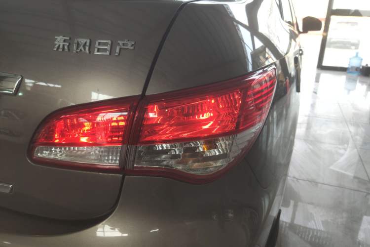 Used Nissan Sylphy 2012 Classic 1.6XE Automatic Comfort Edition Right Rear Taillight
