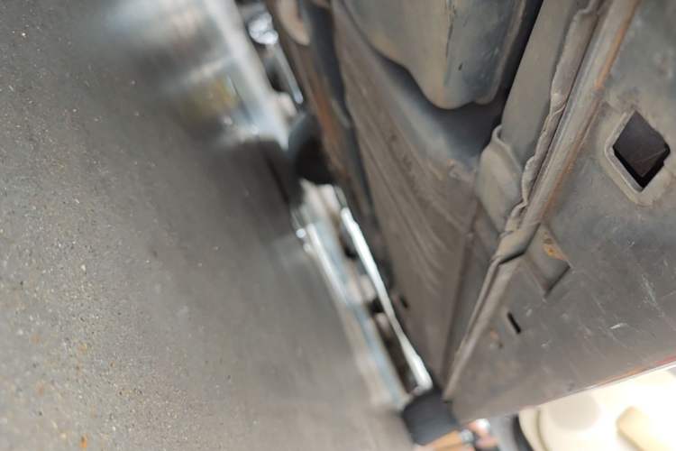 Used Nissan Sylphy 2012 Classic 1.6XE Automatic Comfort Edition Right Side Sill