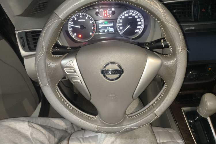 Used Nissan Sylphy 2012 1.8XL CVT Luxury Edition Steering Wheel