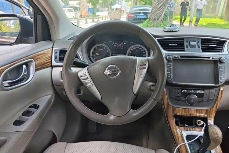 Used Nissan Sylphy 2012 1.8XL CVT Luxury Edition Steering Wheel