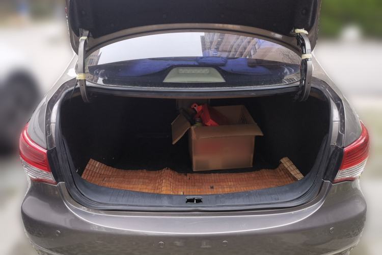 Used Nissan Sylphy 2012 Classic 1.6XE Automatic Comfort Edition Trunk