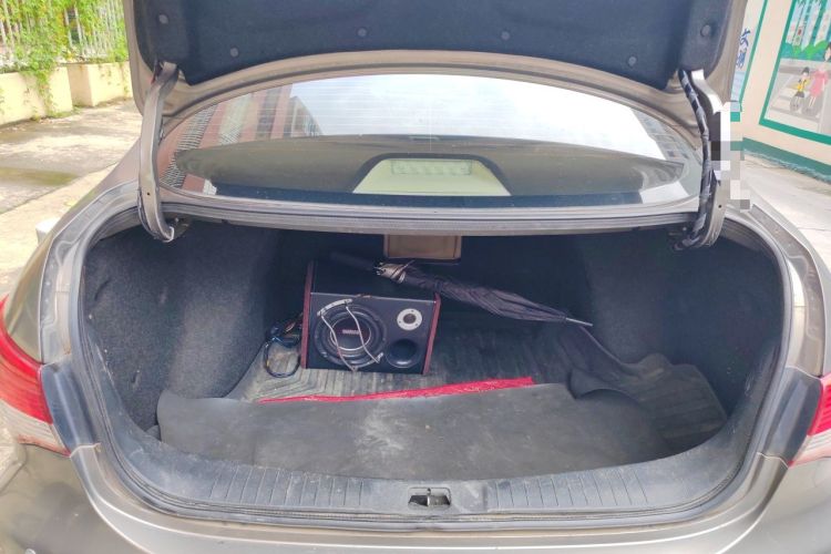Used Nissan Sylphy 2012 Classic 1.6XE Automatic Comfort Edition Trunk