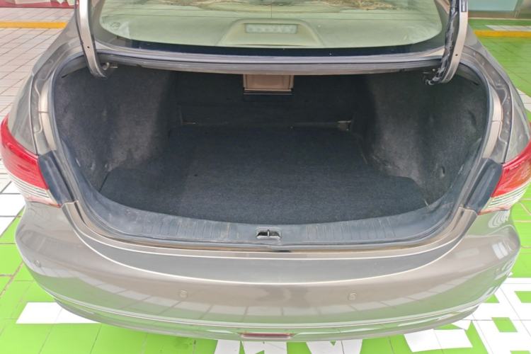 Used Nissan Sylphy 2012 Classic 1.6XE Manual Comfort Edition Trunk