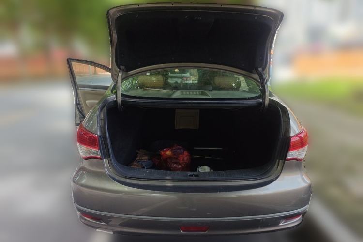 Used Nissan Sylphy 2012 Classic 1.6XE Manual Comfort Edition Trunk