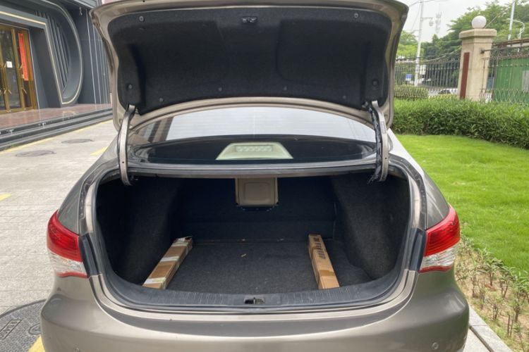 Used Nissan Sylphy 2012 Classic 1.6XE Manual Comfort Edition Trunk
