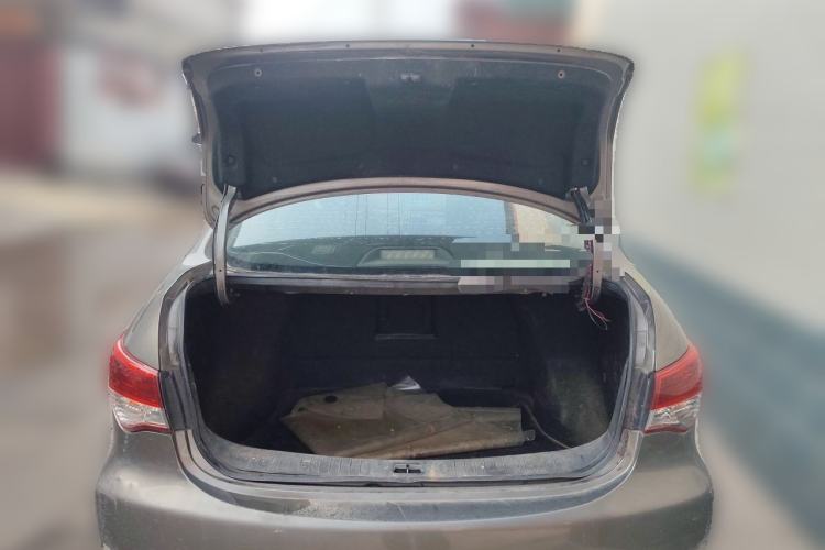 Used Nissan Sylphy 2012 Classic 1.6XE Automatic Comfort Edition Trunk