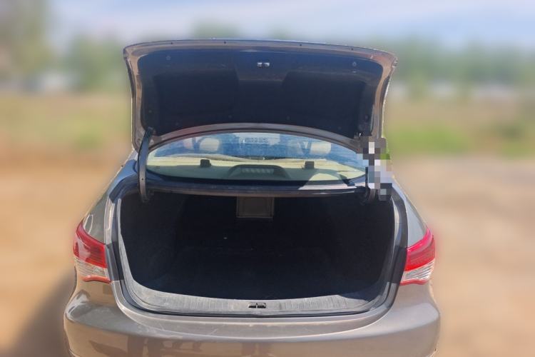 Used Nissan Sylphy 2012 Classic 1.6XE Manual Comfort Edition Trunk