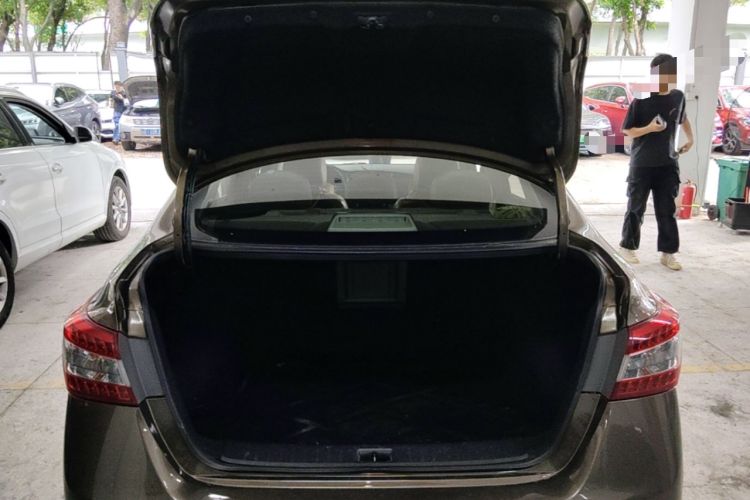 Used Nissan Sylphy 2012 1.6 XL CVT Luxury Edition Trunk