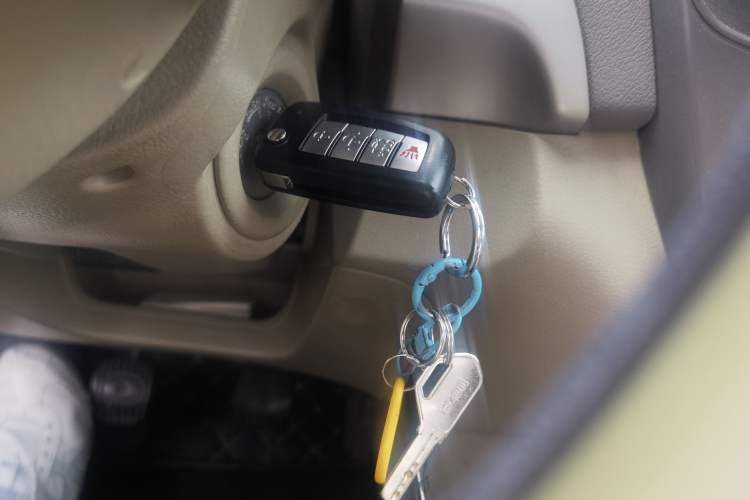 Used Nissan Sylphy 2012 Classic 1.6XE Manual Comfort Edition Vehicle Key
