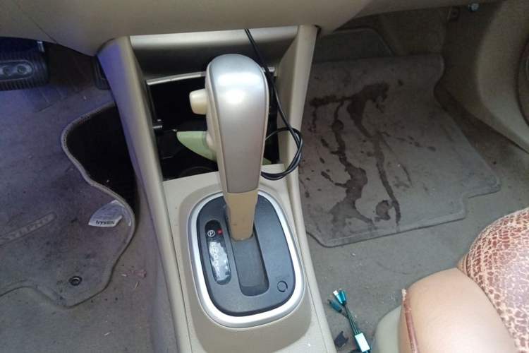 Used Nissan Sylphy 2012 Classic 1.6XE Automatic Comfort Edition Gear Lever