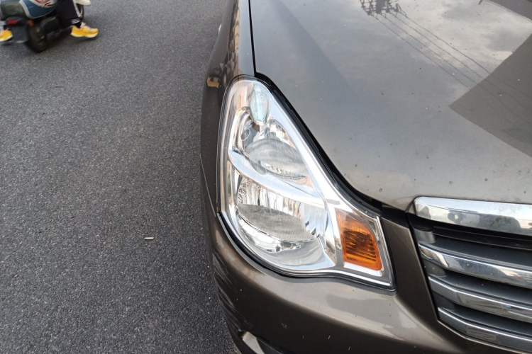 Used Nissan Sylphy 2012 Classic 1.6XE Automatic Comfort Edition Right Front Headlight