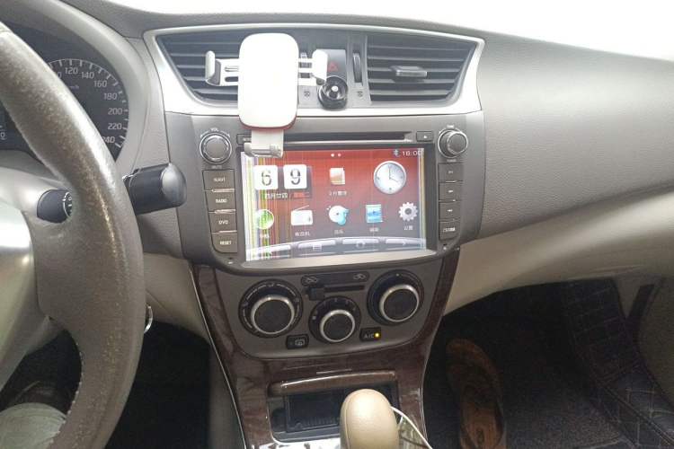 Used Nissan Sylphy 2012 1.6 XL CVT Luxury Edition Audio And AC Panel