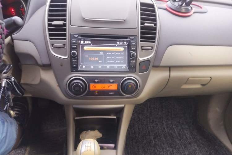 Used Nissan Sylphy 2012 Classic 1.6XE Manual Comfort Edition Audio And AC Panel