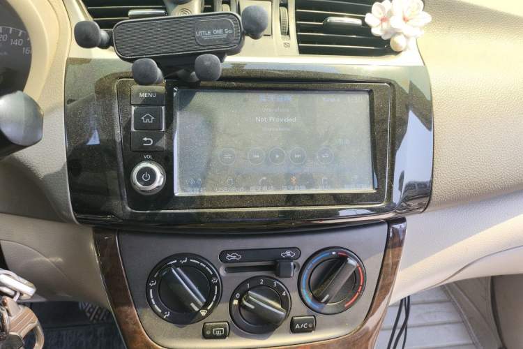 Used Nissan Sylphy 2012 1.6 XL Manual Luxury Edition Audio And AC Panel