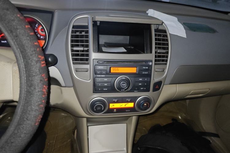 Used Nissan Sylphy 2012 Classic 1.6XE Manual Comfort Edition Audio And AC Panel