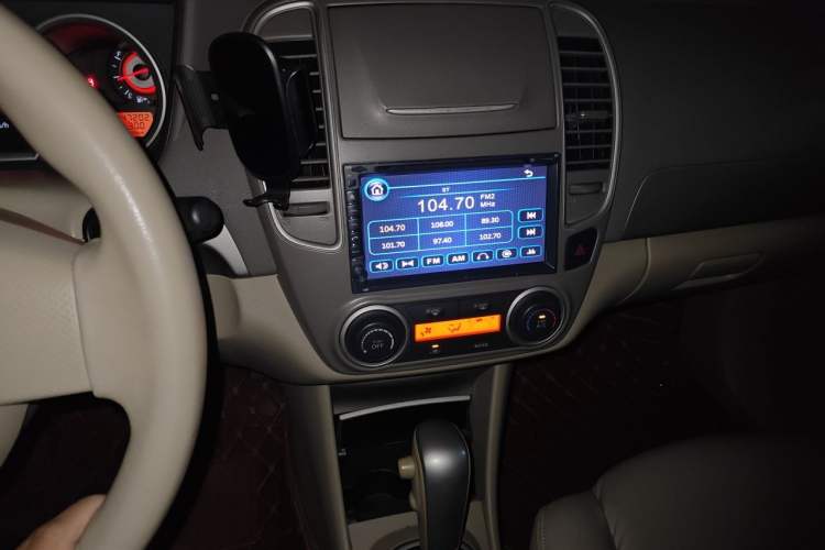 Used Nissan Sylphy 2012 Classic 1.6XE Automatic Comfort Edition Audio And AC Panel