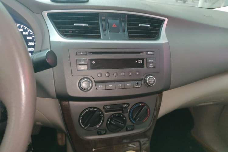 Used Nissan Sylphy 2012 1.6 XL CVT Luxury Edition Audio And AC Panel