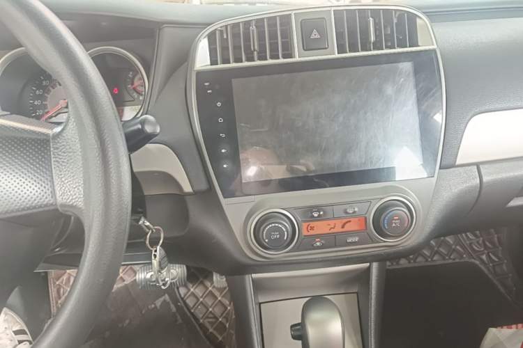 Used Nissan Sylphy 2012 Classic 1.6XE Automatic Comfort Edition Audio And AC Panel