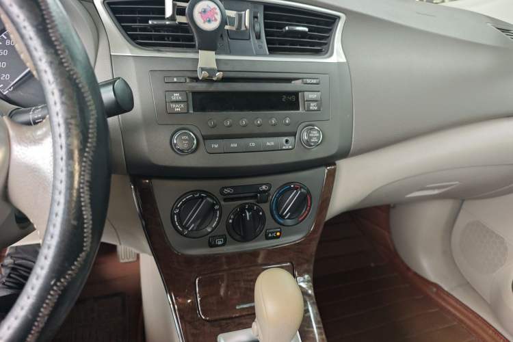 Used Nissan Sylphy 2012 1.6 XL CVT Luxury Edition Audio And AC Panel