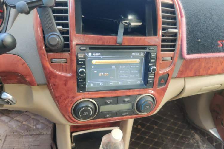 Used Nissan Sylphy 2012 Classic 1.6XE Manual Comfort Edition Audio And AC Panel