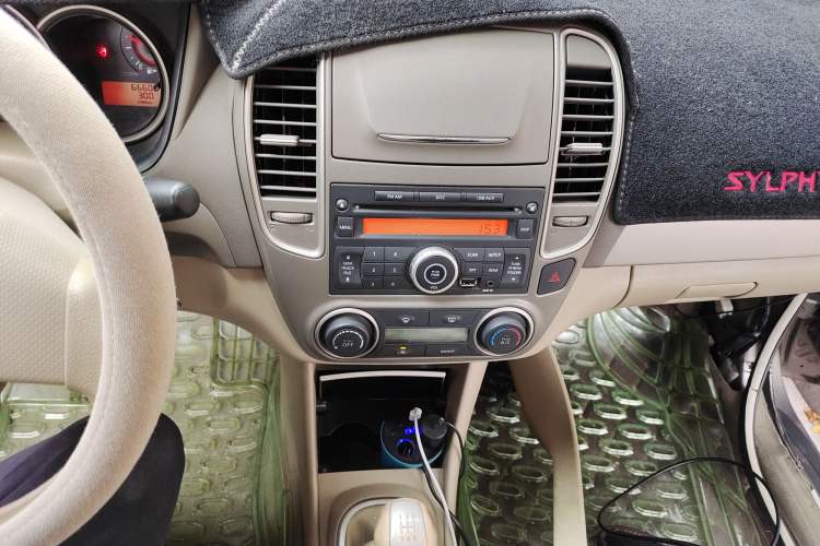 Used Nissan Sylphy 2012 Classic 1.6XE Manual Comfort Edition Audio And AC Panel