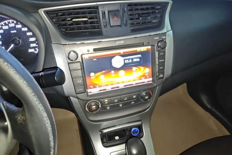 Used Nissan Sylphy 2012 1.6 XL CVT Luxury Edition Audio And AC Panel