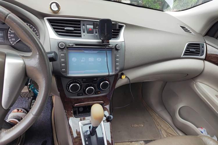 Used Nissan Sylphy 2012 1.6 XL CVT Luxury Edition Audio And AC Panel