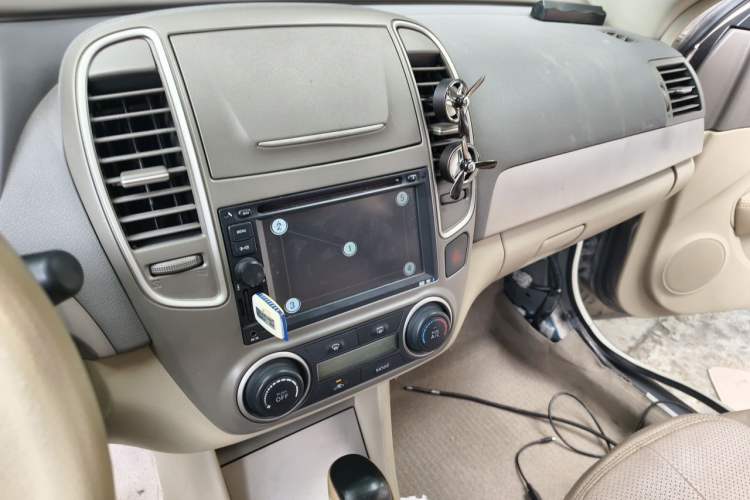 Used Nissan Sylphy 2012 Classic 1.6XE Automatic Comfort Edition Audio And AC Panel