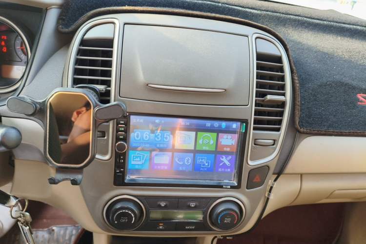 Used Nissan Sylphy 2012 Classic 1.6XE Manual Comfort Edition Audio And AC Panel