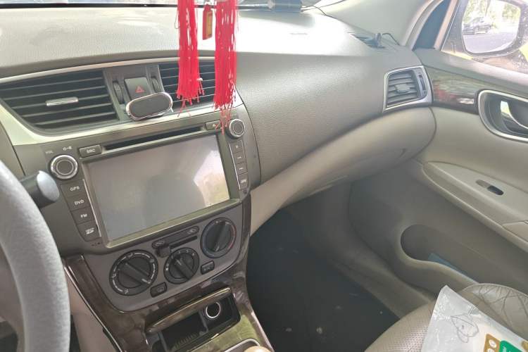 Used Nissan Sylphy 2012 1.6 XL Manual Luxury Edition Audio And AC Panel