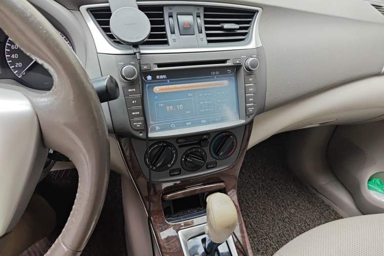 Used Nissan Sylphy 2012 1.6 XL CVT Luxury Edition Audio And AC Panel