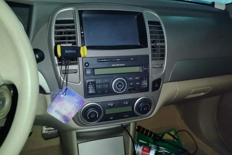 Used Nissan Sylphy 2012 Classic 1.6XE Manual Comfort Edition Audio And AC Panel