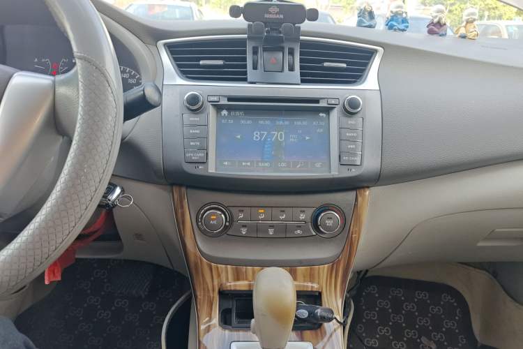 Used Nissan Sylphy 2012 1.6 XL CVT Luxury Edition Audio And AC Panel