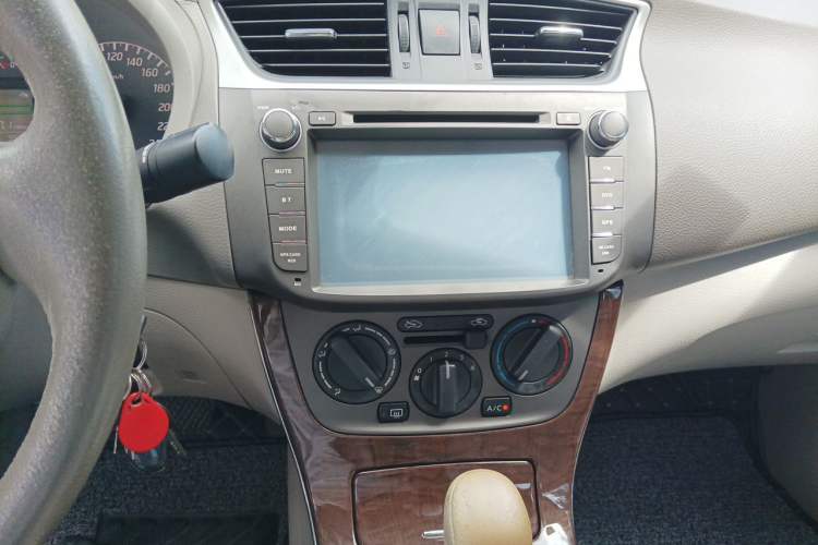 Used Nissan Sylphy 2012 1.6 XL CVT Luxury Edition Audio And AC Panel