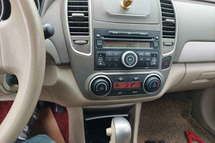 Used Nissan Sylphy 2012 Classic 1.6XE Automatic Comfort Edition Audio And AC Panel