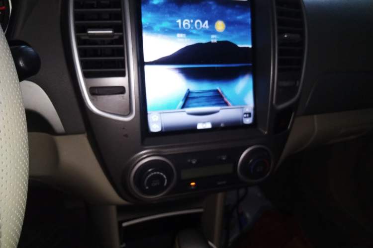 Used Nissan Sylphy 2012 Classic 1.6XE Automatic Comfort Edition Audio And AC Panel